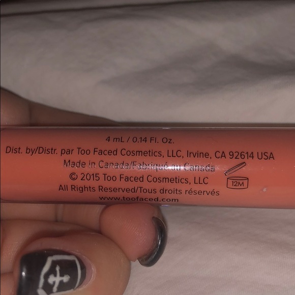 Too faced lip injection lip gloss - Picture 3 of 3